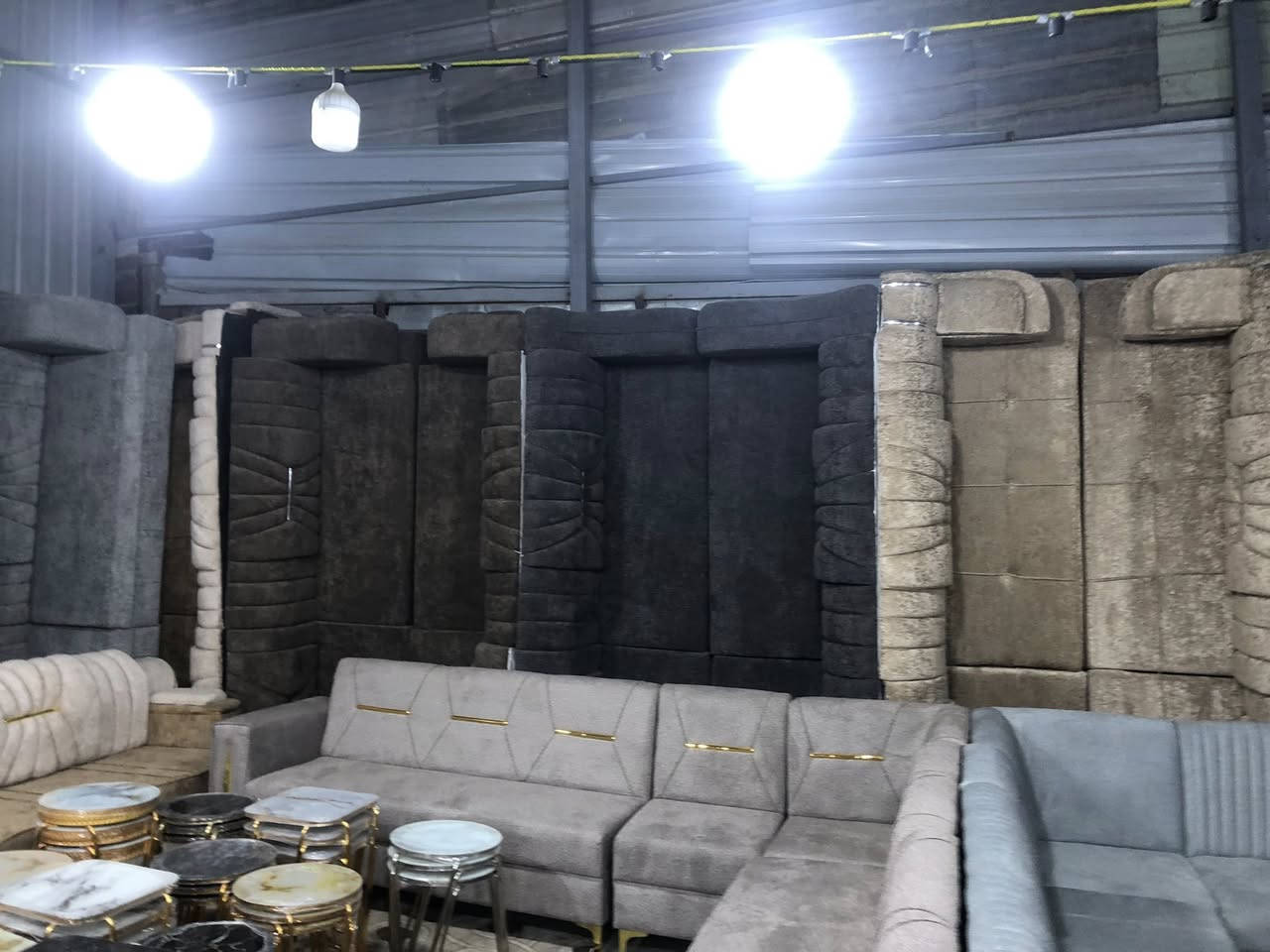 توفر موديلات مختلفه  من الديوان  الالوان والقماش درجة الاولى مع وصل ضمان لمده سنه صيانه والسعر جوه السوك للاستفسار اكثر خاص


**إذا كنت صاحب هذا الإعلان وتريد حذفه لأي سبب، رجاءا أرسل رسالة إلى الدعم الفني**