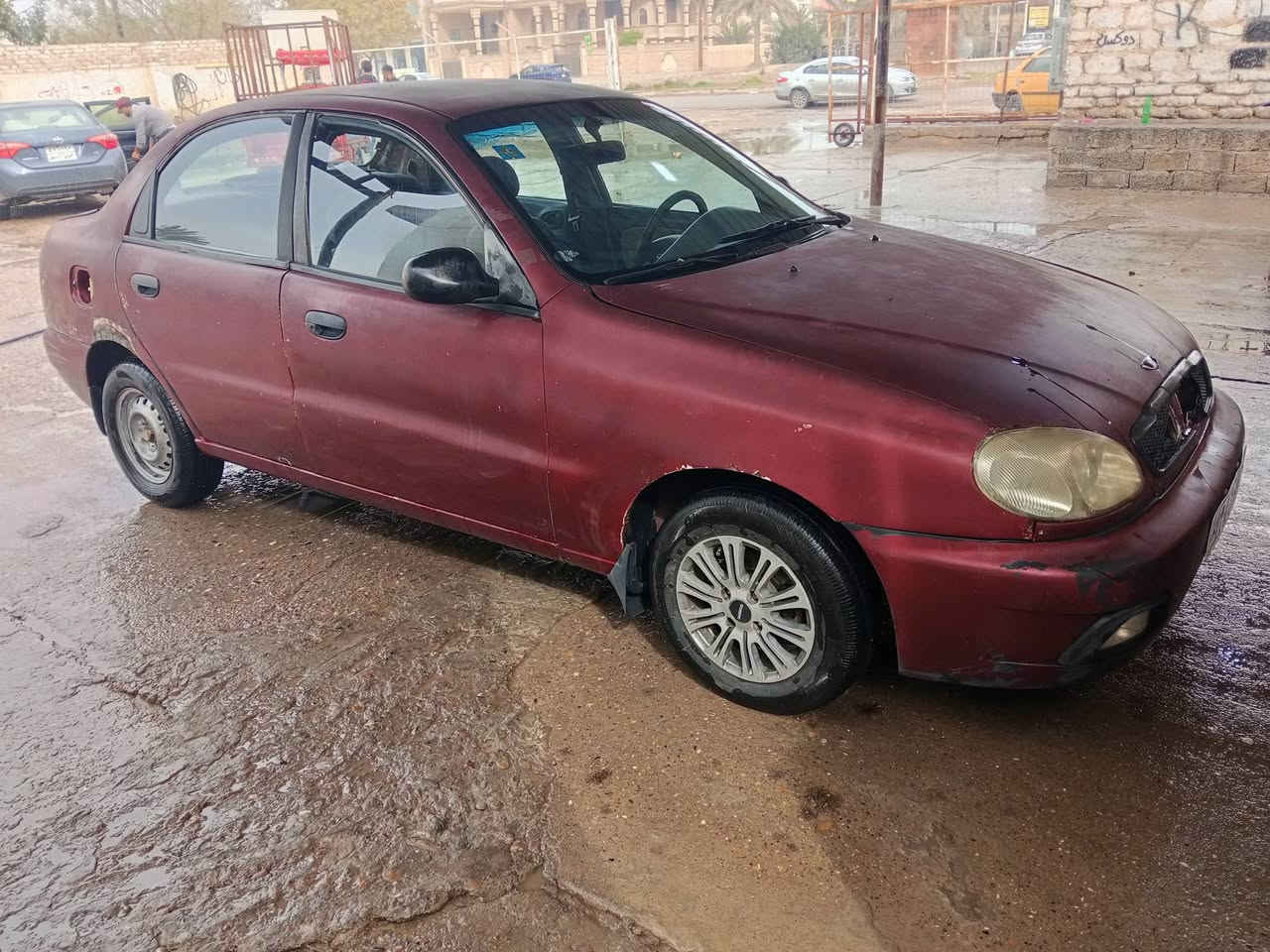 السلام عليكم ،،،، دايو لانوس موديل 1997 رقم بغداد مشروع وطني  تحويل مباشر السيارة حلوة ومابيها اي ضربه بس جاردة  تبريد گير محرك كلها شغاله صدر مرتب داخلها جديد السعر 27 وبيها مجال ،، رقم الهاتف *********** غير متواجد خاص
