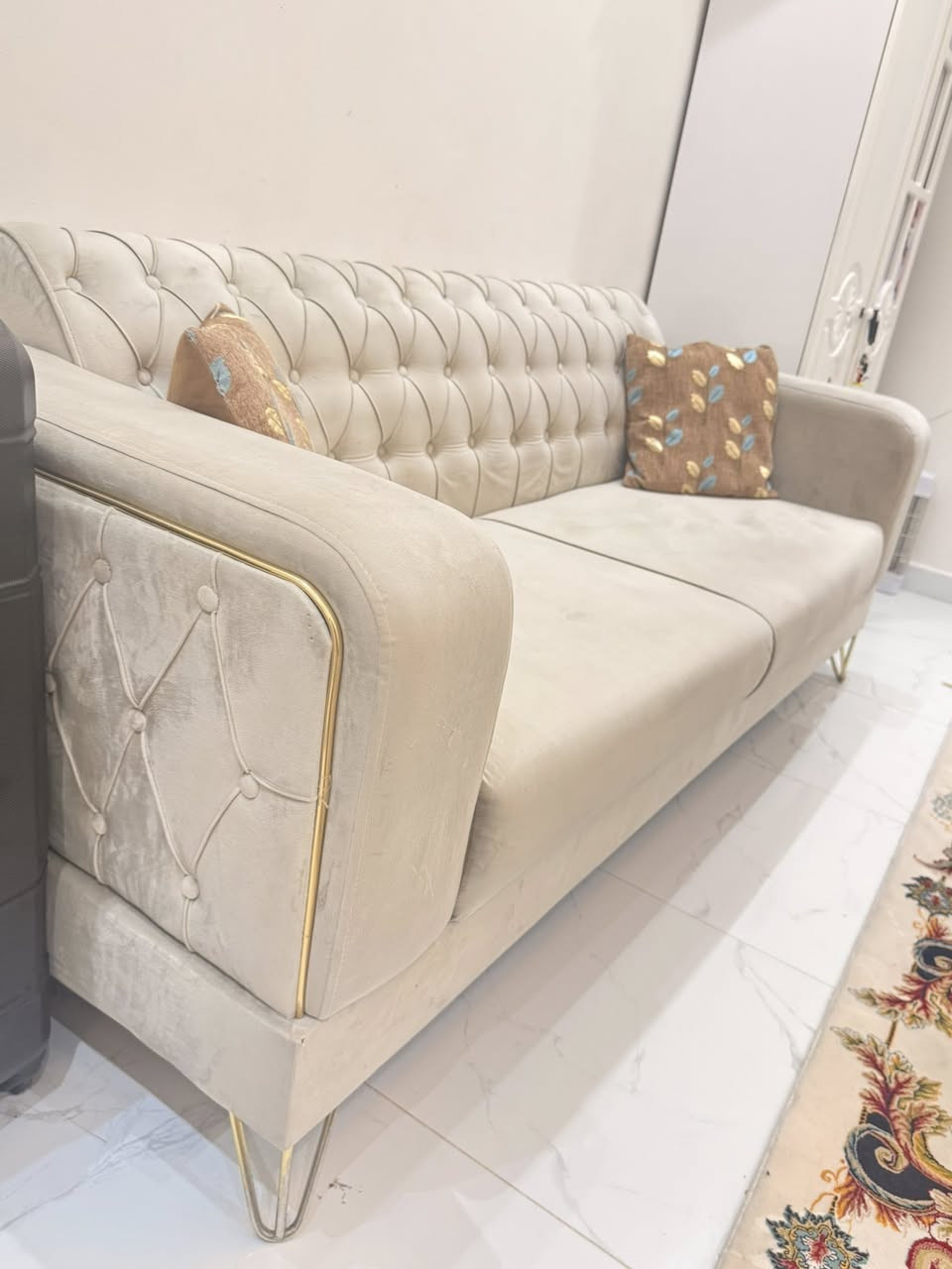 قنفة للبيع مستخدم قليل ونوعيه طبية
تصميم تركي من معرض بلاد الامراء
السعر 150 الف

سبب البيع ماعندي مكان


**إذا كنت صاحب هذا الإعلان وتريد حذفه لأي سبب، رجاءا أرسل رسالة إلى الدعم الفني**