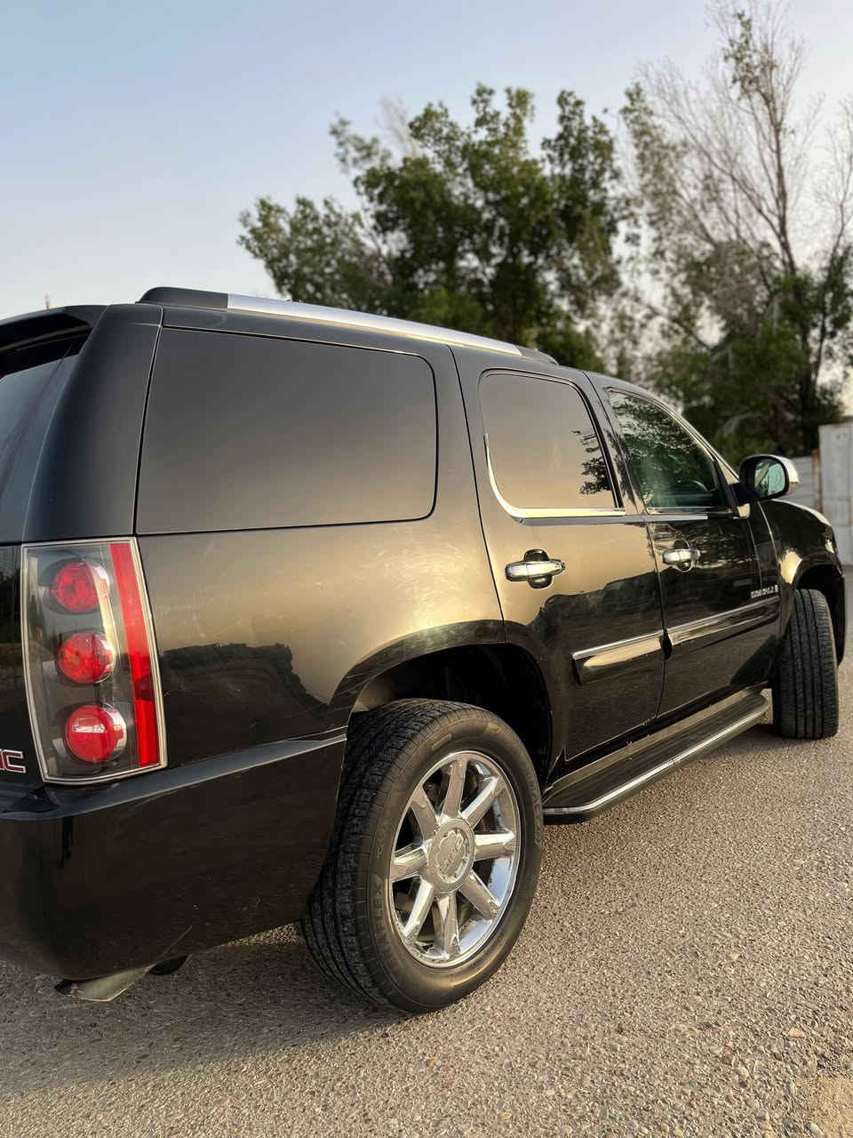 سلام عليكم GMC يوكن دنلي للبيع موديل 2010فول مواصفات كفالة عامة من الضربة بيه فقط صبغ بالدوائر مال الجاملغ الخلفي فقط محرك 6200 V8 تخم تاير جديد السيارة ماذب عليها ربع جاهز من كلشي لاستفسار الإتصال برقم ***********
