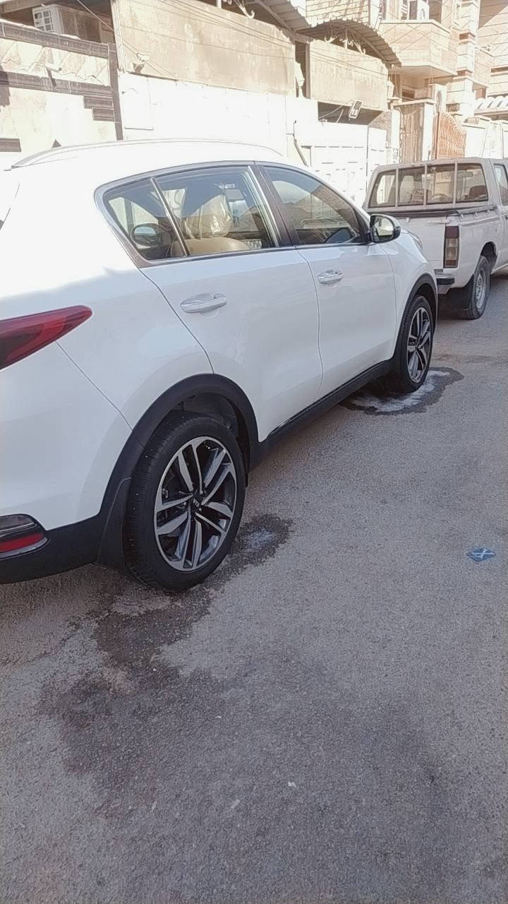 السلام عليكم
كيا سبورتج موديل 2020 خليجي 

رقم بغداد بأسمي
مواصفات:
محرك 2000 دوش
شاشه أصلية
كامره خلفية أصليه
ويل 19 كروم
تبريد قطعتين 
حساس امامي خلفي
تحكمات أستيرن فول 
مرآة جانبيه شفط وأشاير بالمر

أريل انفكيشن
ماشيه ٩٥
مكان السياره بغداد
السعر ١٨٨ وبيه مجال 
رقم الموبايل *********** ملاحظه بيه سونار بلمنشور
