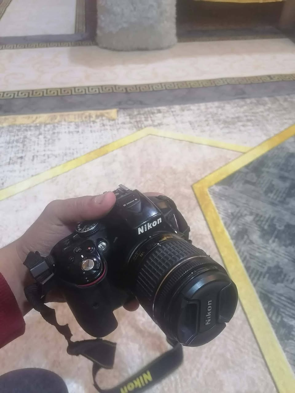 السلام عليكم كامره للبيع نيكون 5300 D نضيفه مال بيت الله شاهد عطله بس بيت الرام الاستفسار

 ***********
