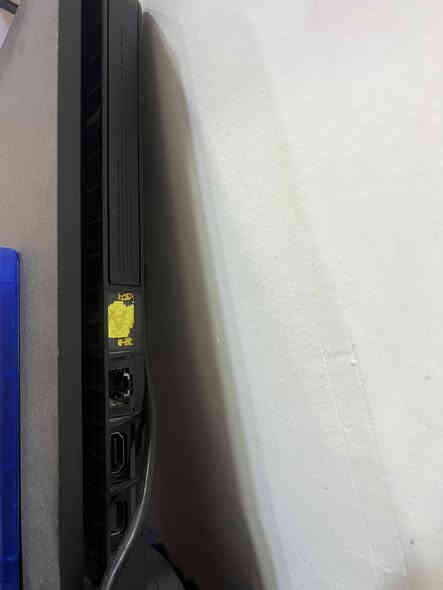 فور سلم تكدر تهكره و تكدر تعوفه اونلاين 
230 الف ويا قرص ويدات ثنين و كيبل كهرباء ويا قاعدة بلي 
نظامه 12.52
نص تيرا 
*********** 
اكو توصيل لبغداد
