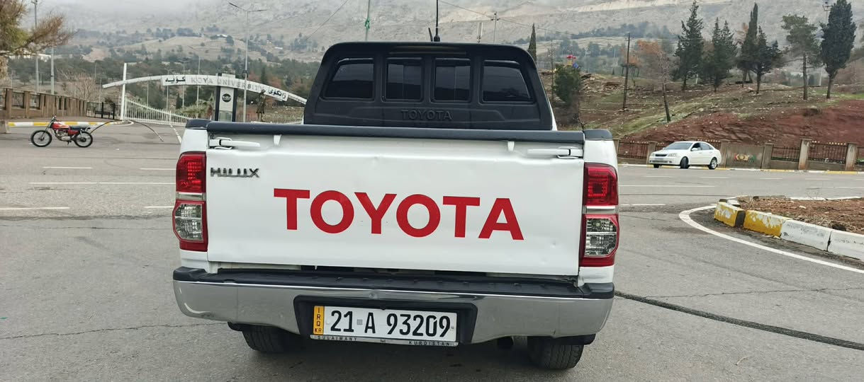 تویتا هایلۆکس 2013 عام بۆیاخ نیە خۆمان بۆجوانی کردمانە عام مەعجونی نیە پێشی  یەک لای تۆزکی پیوەیە رقەمی 2031  نوێیە هەزەی نوێیە هەمو گیانی بەشەرت چرکەو گەلا بشکێنە ڤۆلیۆمە سلایتە سیارەکە بتل نیە
ئای پادو کامێرەیە
***********

ئـەگەر سەیارەکەت دەفرۆشیت نامە بنێرە با بلاوی کەینەوە لۆت
