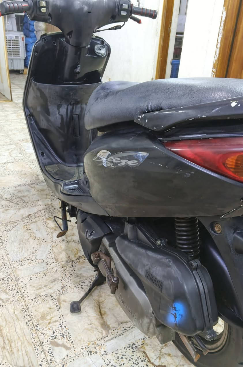 سلام عليكم
دراجه بريز للبيع 

دراجه فوول نضافه 

تايرات جدد بريك جديد 

كلجات جدد 

كابريتر شادلها تجاريه جديده مصارلي سبوع 

كهربائيات كلها شغاله 

دراجه مفوله نضافه 

فقط الايت الامامي عطلان 

وراجز السلف يشكل بس شغال 

عنواني شارع فلسطين او قاهره

التواصل واتساب او اتصال

*********** 
سعرها 550 وبيها مجال
