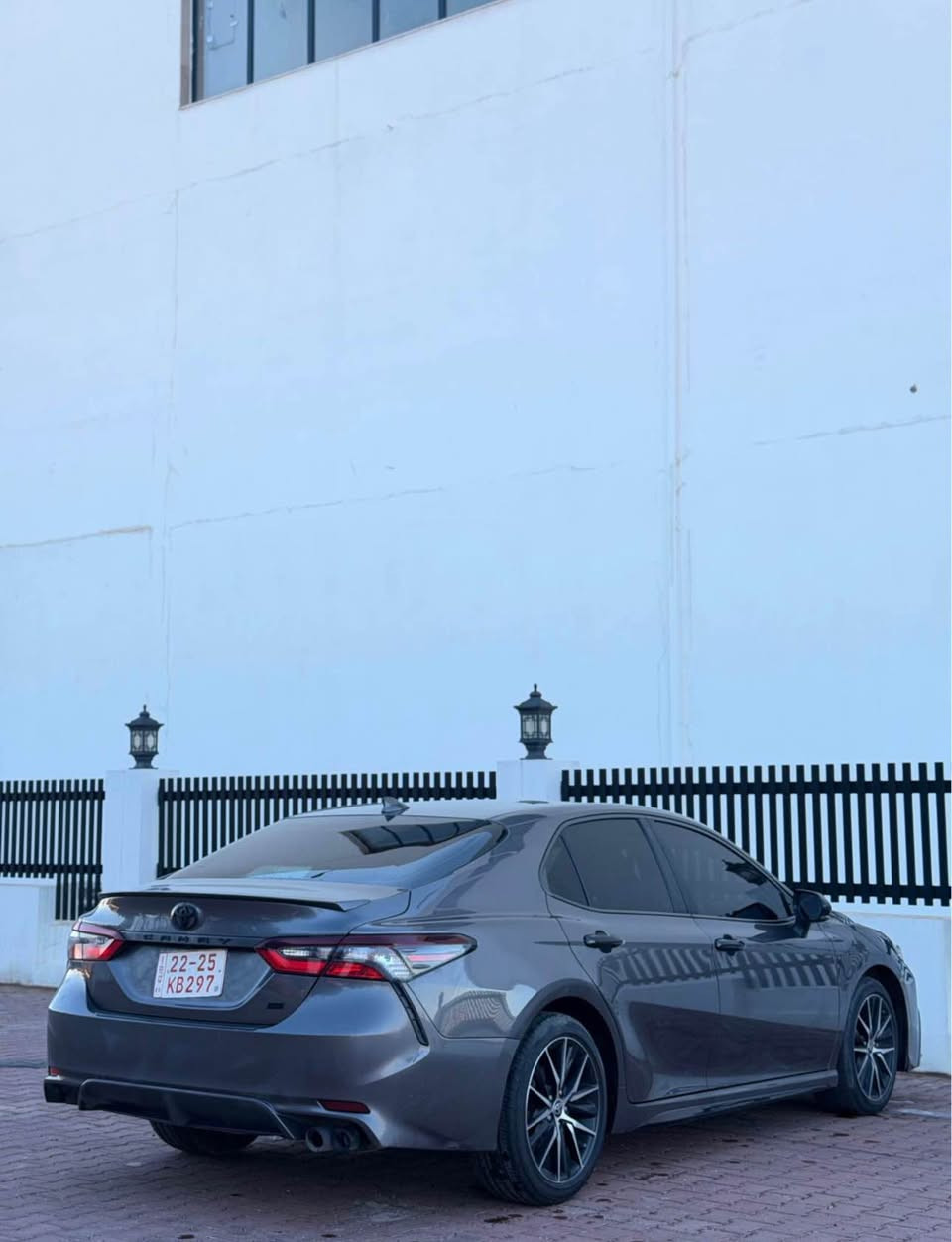 𝐓𝐨𝐲𝐨𝐭𝐚 𝐂𝐚𝐦𝐫𝐲 - 𝐒𝐄 ( 𝟐𝟎𝟐4 ) 
‎للبيع … تويوتا كامري الموديل : 2024 
‎- المحرك 4 سلندر 
‎- گير محرك بشرط 
‎- محرك ما مفتوح بدون اي نواقص
‎- المواصفات … SE 
‎- كاميرة
‎- كشن كهربائي
‎- تحكم ستيرن
‎- حساسات امامي
‎- حساسات خلفي
‎- رادار امامي
‎- رادار خلفي
‎- مانع انزلاق + ABS
‎- منافذ AUX + USB 
‎- تحكم وضعيات القيادة
- ECO+NORMAL+SPORT
ضررها السيارة : 1 بس بولند
‎- بدون مصرف نضافة 100/100
‎- مكان عقره
‎- للاتصال :واتساب  [[hidden information]] 
سعر سياره 185 بيها مجال اكر, نينوى


**إذا كنت صاحب هذا الإعلان وتريد حذفه لأي سبب، رجاءا أرسل رسالة إلى الدعم الفني**