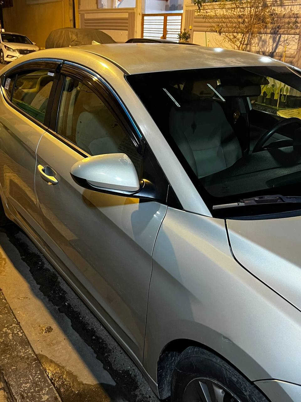 السلام عليكم  النترا 2017 للبيع وارد امريكي ضرر طفيف مقدمه البنيد فقط وبيهه باب خلف السايق مبدل والباقي ليبل واحد للعلم البنيد مامفتوح السياره رقم جديد دواخل كير مكينه حداده تبريد تخم تاير 
السعر 122 ورقه تلفون ***********
