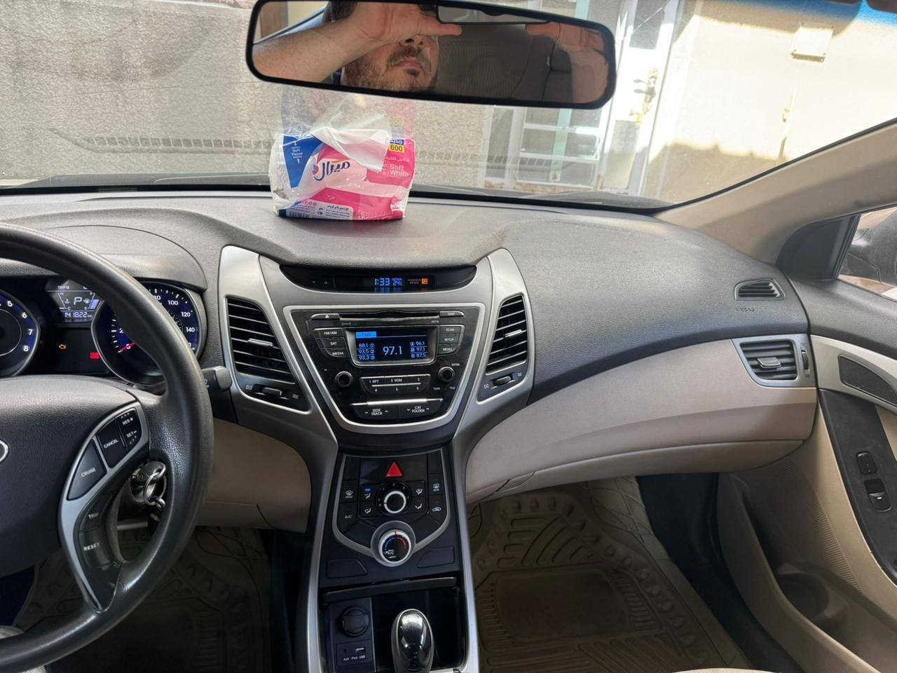 للبيع....للبيع
 سيارة ألنترا موديل ١٦ وارد امريكي رقمها شمالي لون فيلي بسعر ١٠٥ ورقة وبيه مجال بسيط
 صور الحادث مرفق 
مواصفات السيارة معروفة السيارة ماشية ١٤٠ الف ميل 
المحرك دوش ١٨٠٠
 سيارة تبريد ، صدر حدادية جديد، تخم تاير جديد
مكان السيارة بغداد الدورة شارع ٦٠ للإستفسار الاتصال على ‎***********
