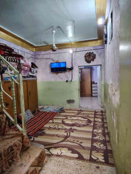 للبيع 
دار مساحه 100 متر 
حي ميسان قطاع 23 
غرفه وصاله ومطبخ وصحيات وستقبال 

السعر 80 مليون 
***********
