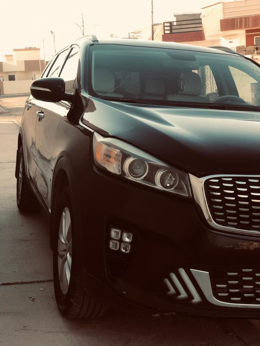 سلام عليكم كيا سورانتو للبيع 
موديل 2018
رقم بغداد 
السيارة مكفولة من كير من محرك من حداديه 
المكينة 4 سلندر GDI السيارة نص فول 
الكشن مال سائق كهربائي 
صور الحادث بامريكا 
سونار بل منشور لتوضيح 
السعر سياره155 بيها مجال
الشراي يتصل ع رقم ***********
