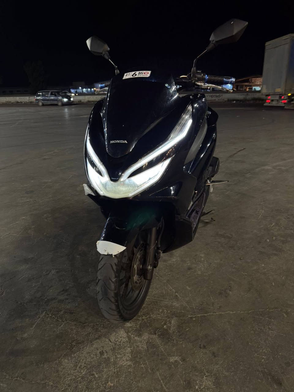 السلام عليكم دراجه pcx جيل الثالث للبيع درجه مكينه مكفوله نضافه 100% شلعه معدل الكفرات يراد ترتيب الهن وبيهن كسور خفيفات مكاني بغداد الحسينيه الراشديه رقم *********** سعر 1850  اقره التفاصيل وخابر 🤍
