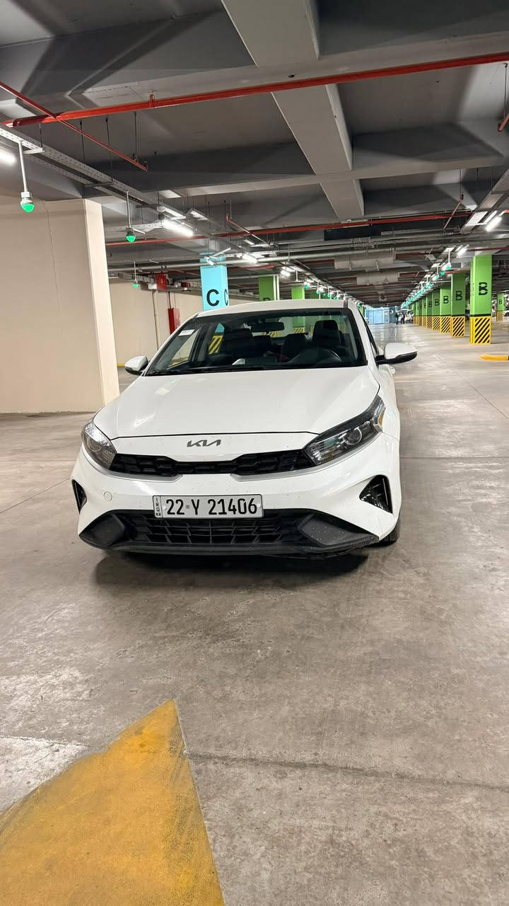 كيا فورتي 2024
السياره وارد أمريكي رقم أربيل. 
ترقيم جديد قبل يومين اترقمت 
هره وفحص وسنويه وأرقام كل جديده 
مواصفات. 
شاشه ابل كاربلاي
رادار امامي خلفي جانبي
توقف ذاتي 
قياده اليه 
محرك 2000دوش
كير سرعات
اشاير بالمري 
ويل كب بلادي
وباقي المواصفات المعروفه
السياره جديده بكل معنى الكلمه
حادثها جاملغ وبنيد بدون دواخل وجاملغ الباب بيهم شخط وانصبغن 
ايرباك سترين وراجع سستم
السياره ماشيه 14 الف فقط
السعر 137 
مكان السياره بغداد حي الجهاد 
***********
