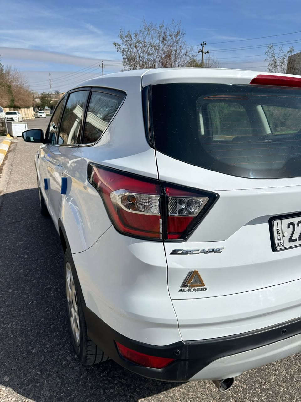 Ford escape 2018  خليجي محرك ٢.٥
صفر شريكة القاصد من الوكاله ايد واحد 

سيرفس و صيانه كله بالوكاله 

مكفول ما عدا شبر تعديل بارد بالصندوك 

ماشي ١٥٩ الف كيلوا 

فوول مواصفات ما عدا فتحه 

رقم و سنويه جديد ل ٢٠٢٩ 

مكان السياره اربيل 

*********** واتساب تليفون
