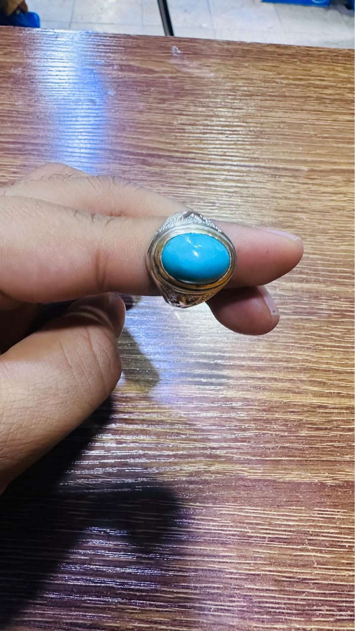 خاتم محبس نيشابوري فيروزي صافي داير ذهب معا تطعيم جوانب ذهب سعر 165
للستفسار هاذ رقم *********** البصرة, العراق
