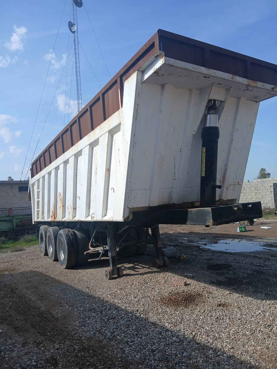 السلام عليكم للبيع نساف
***********
