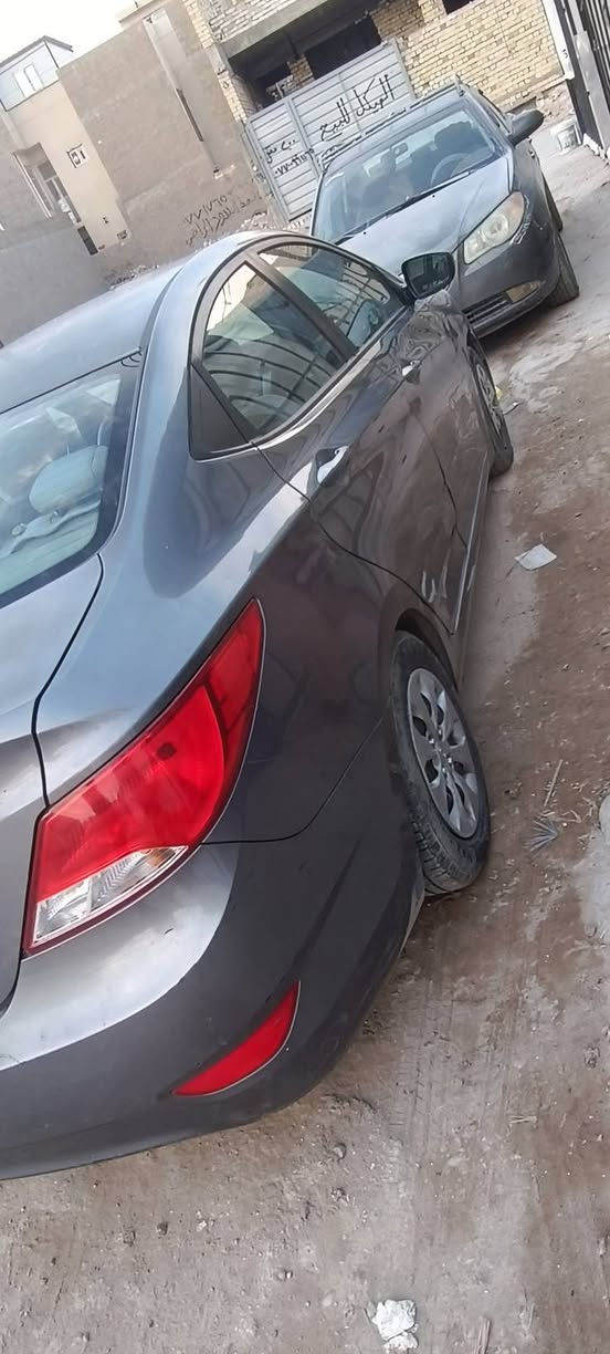 السلام عليكم
هونداي اكسنت 2017 و ارد امريكي   
رقم بغداد الجديد دولي سنوية جديدة 
محرك 1600 مكفول هو والكير
ليبل واحد
تحكمات سترين كروز سرعة 
كامرة خلفية بلادي  
مري كهرباء 
تبريت ثلج و كلة على البلادي 
باتري جديد 
تخم تاير
دوشمة جديدة
 بيها شخط بالبابين جهة بصف السايق مبين بصور  المنشور 
السيارة بأسمي تحويل ثاني يوم  سيارة جديدة و نظيفة و ممتعوبة
السعر 95$   ورقة وبيه مجال حك الجيه 

 مكانها بغداد الدورة البو عيثة 
للإستفسار  ‏‪***********‬‏
