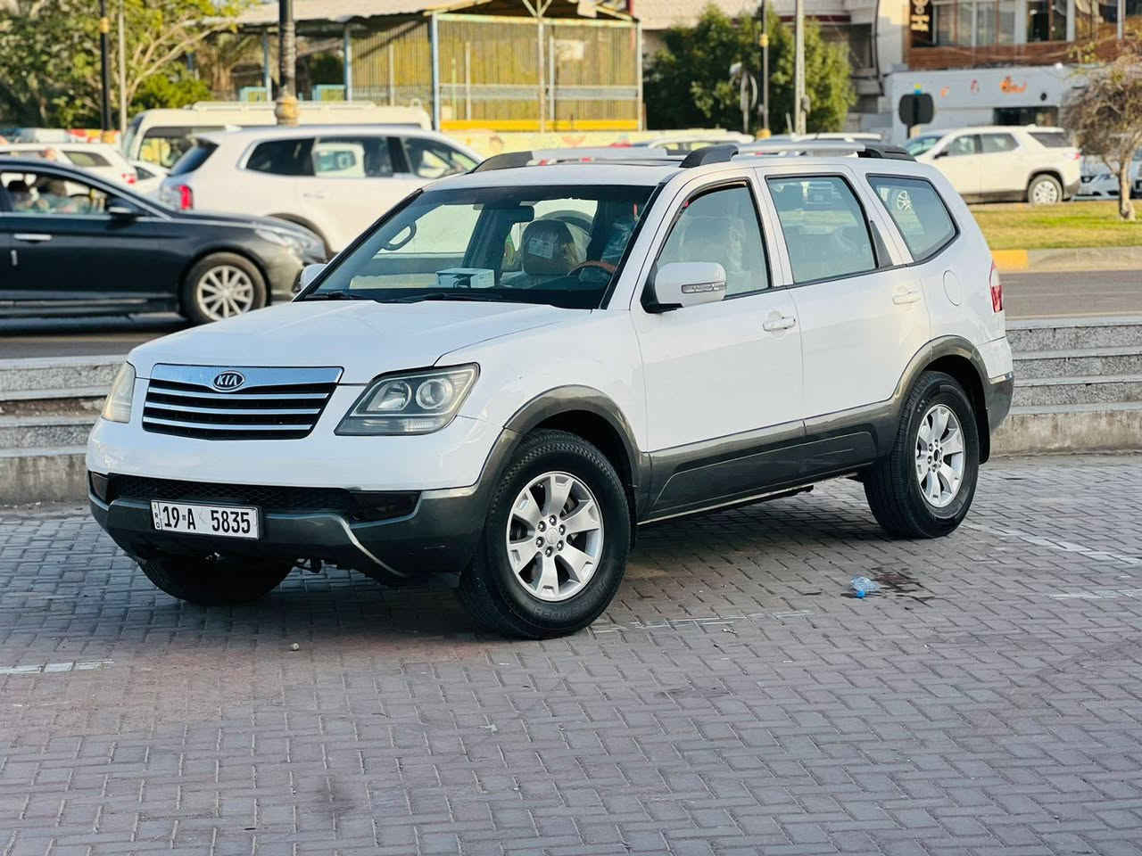 السلام عليكم للبيع كيا موهافي موديل2011 بيها حادث باب خلفي فقط صبغ باقي السياره كفاله عامه فول موصفات شاشه تحكم ستيرن سبعه راكب كشنات جلد تدفئه تبريد فتحه سقف رادار أمامي خلفيه ثلاث قطع تبريد سياره جديده وجاهزه كير محرك حداديه تخم تاير تبريد تدفئه رقم كربلاء إنكليزي سنويه لل2029 السعر132قابل للتفاوض 
رقم صاحب السياره***********
مكان السياره كربلاء المقدسه 
مكلف بلنشر
