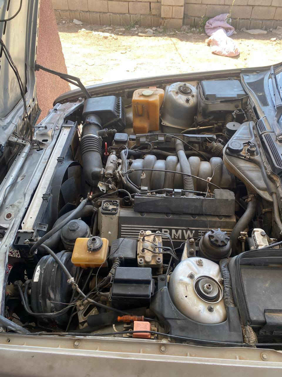 السلام عليكم اخواني
مكلف بالنشر الاتصال بصاحب السيارة رجاءاً 
للبيع  بي ام 92 حجم 730 مكينه وكير وصدر كفاله بسمي سنويه ساقطه ب2023 رقم انبار تاخذ مني تحويل اخوان السياره مال تعمير مو تجيني وتكول السياره تريد ادري تريد تره. مكاني واسط الصويره رقمي *********** سعره 35 وبيه مجال بسيط
