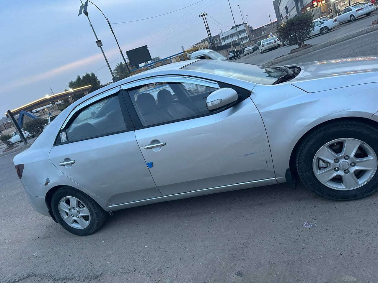 سلام عليكم سيراتو موديل ١٠ سياره جاهزه على آخر حبايه شرط تركب وتطلع محرك كير شرطيين دهن كير محرك جديد تواير كشر دبلات صدر داخل حيل جديد مدوشمه كامله أرقام وسنويه متؤم سياره ترايك للبصره سعر ٤٣بيه مجال قليل ***********
