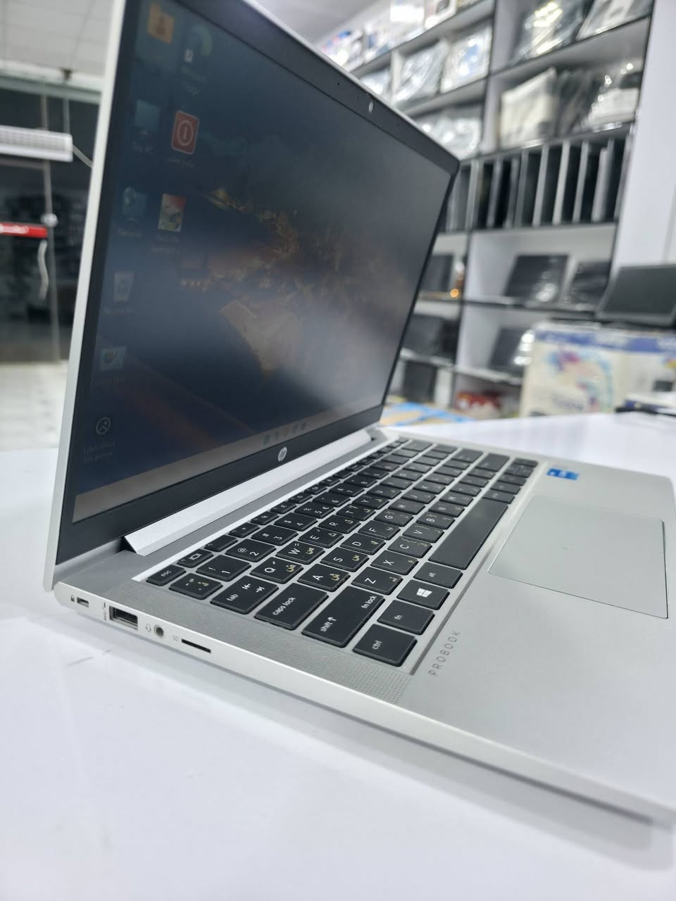 💻🔥 عروض مميزة على لابتوبات HP
توفر حديثاً لدى مكتب سمارت فيو
---
HP ProBook 430 G8
🔹 معالج: Core i3 – الجيل الحادي عشر 
🔹 RAM: 8GB
🔹 تخزين: 256GB SSD
🔹 شاشة: 14.1 إنج
🔹 كرت شاشة: Intel – داخلي حجم 4 كيكا
💰 السعر: 310 ألف فقط ✅
---
✨ مميزاتنا
✅ نظافة الجهاز 98%
🛡️ ضمان شهر كامل
🔁 استبدال بنفس الموديل في حال وجود أي مشكلة
---
🎁 ملحقات مجانية
🔌 شاحن أصلي
🎒 حقيبة
🖱️ ماوس
---
🚚 توصيل 5 الف
📍 لجميع المحافظات لفترة محدودة
---
📞 للحجز والاستفسار
📱 اتصال: ***********
💬 واتساب: ***********

📍 الأنبار – حديثة – بروانة – قرب مدرسة نهر دجلة
#مكتب_سمارت_فيو
