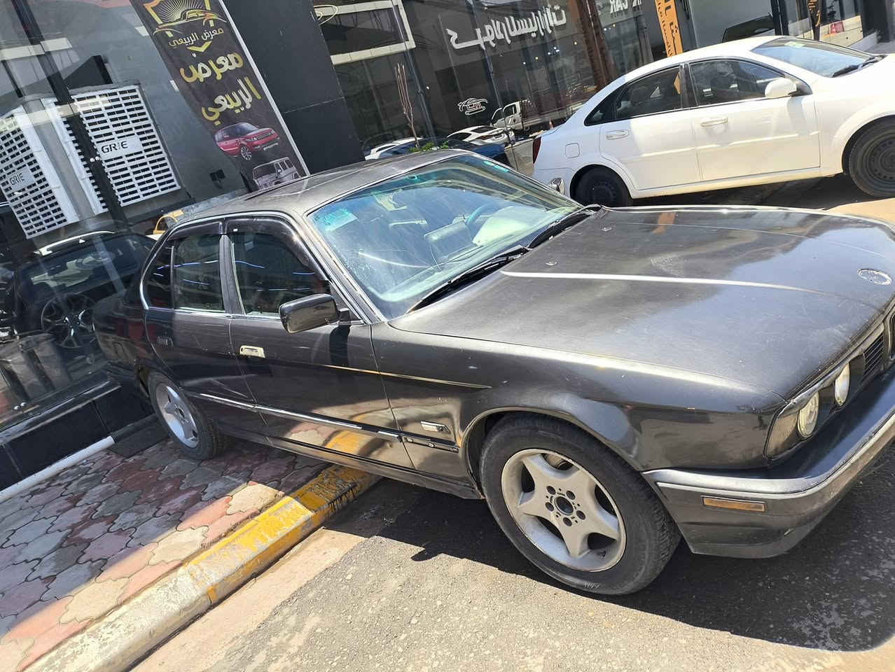 بي ام دبليو 525
رقم هزه سنويه جديد 
مصبوغة جماليه
تبريد شغال 
ترهم مقدمه 20والباقي بل شهر
***********
***********
