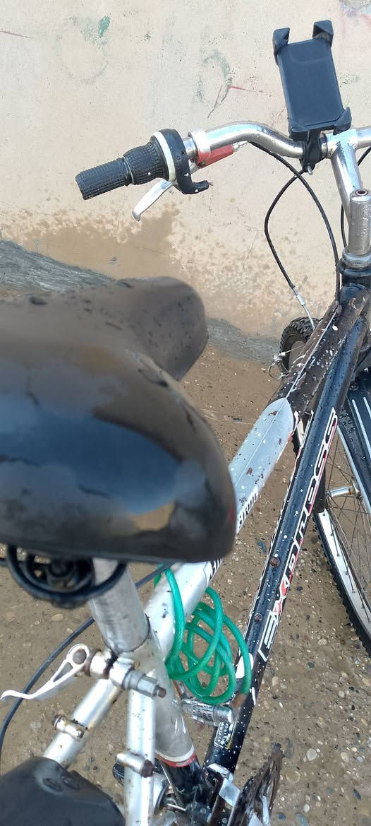 بايسكل للبيع حجم 26 نضيف تواير جديد صطابات بس بي تايرة ورة صجم تكدرر تويسهن بل الفين هاذا جدام العين بايسكل نضيف سعر 55وبي مجال


**إذا كنت صاحب هذا الإعلان وتريد حذفه لأي سبب، رجاءا أرسل رسالة إلى الدعم الفني**