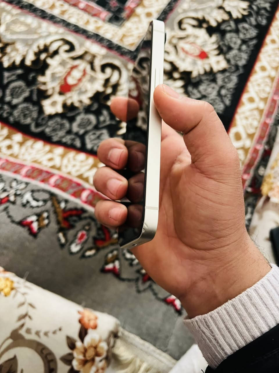 السلام عليكم ايفون 13 عادي نموذج Mبطارية99 لا معله ولا مفتوح كفاله عامه جهاز نضافته95 /100   
وتر بروف كارتونه ويا ماته فقط 
*********** 📞 هاتف
