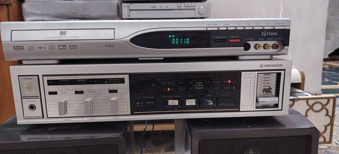 سلام عليكم  أخواني  قطعتين بايونير 240 واط امبليفاير مع  جهازديفيدي  من شركه فوناي  يشغل جميع القراص  اوبتكل  تسجيل   سعر الفطعتين 100 الف


**إذا كنت صاحب هذا الإعلان وتريد حذفه لأي سبب، رجاءا أرسل رسالة إلى الدعم الفني**