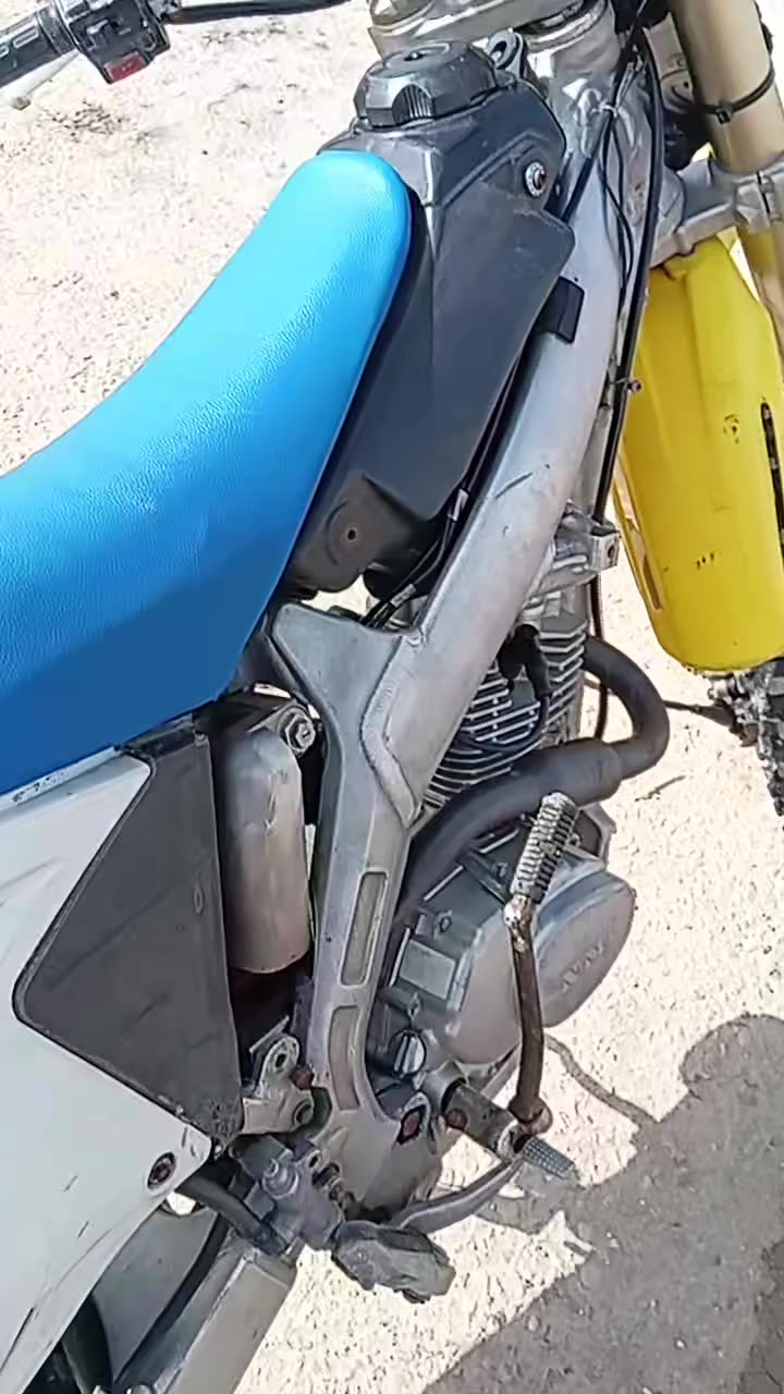 قفاز ياباني رياضي للبيع مال حاويه مكان البصره شاصي فافون..***********
