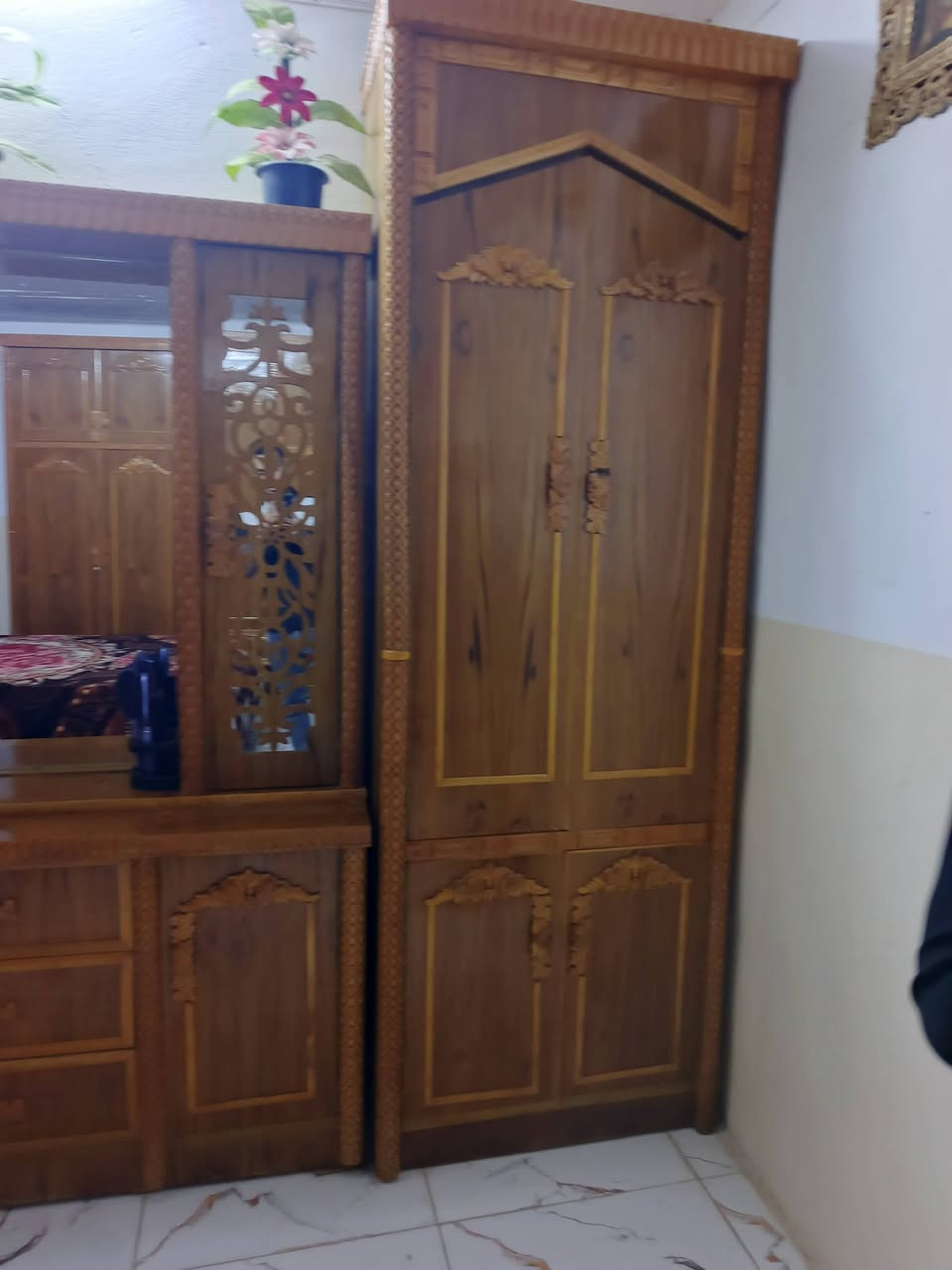 السلام عليكم ورحمة الله وبركاتة للبيع غرفت نوم  مستعمله سنه بس جديده حلوه بيع مستعجل السعر مليون 300 وبيها مجال بصيط حك الجيه مكاني ناحيت وانه اي ستفسار اتصل على الرقم *********** وبي وتساب #الجميع
