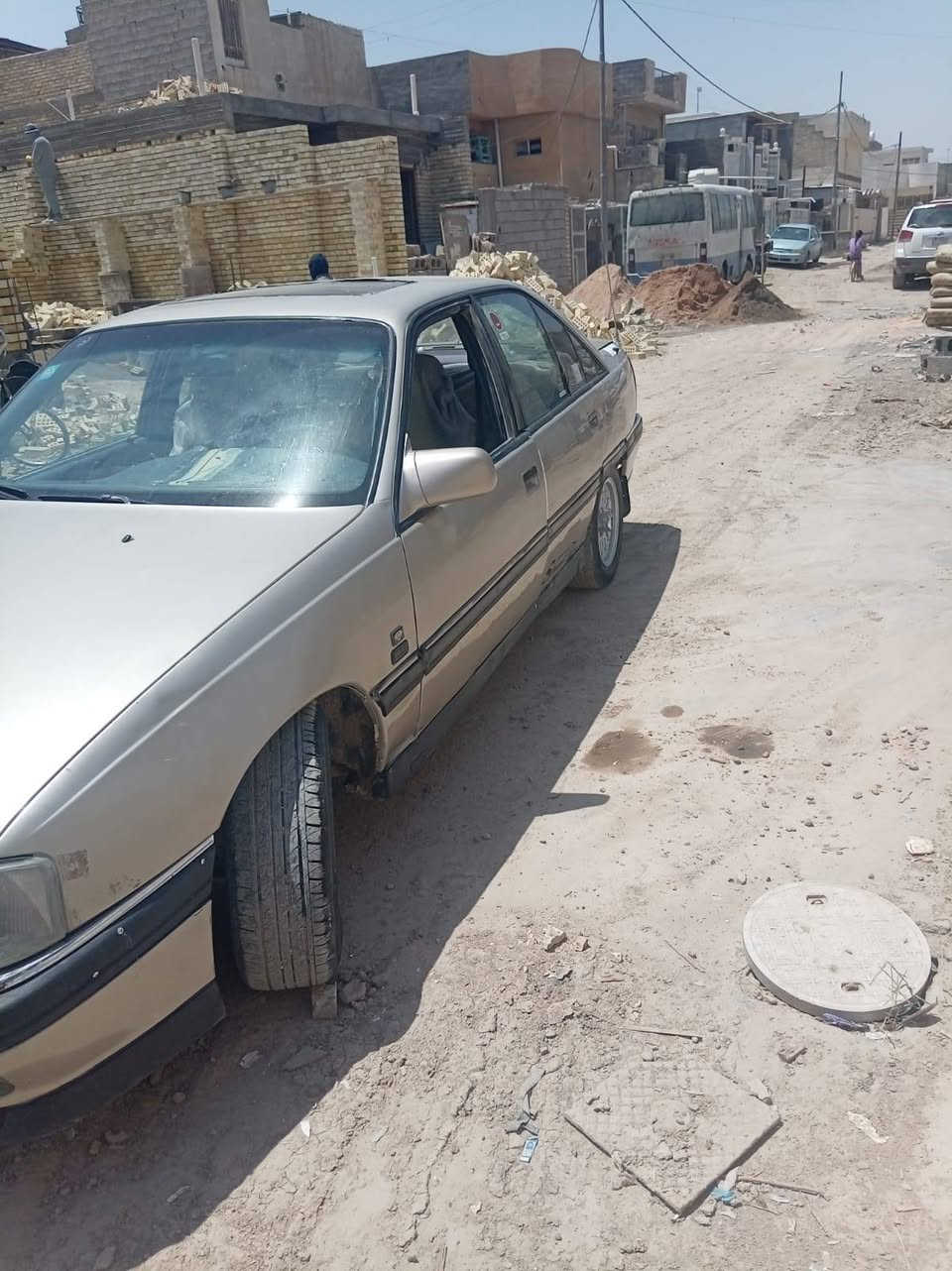 اوميكا للبيع 1992محرك وكير واكسن بشرط مابيه اي خياس معمره جديد وصبغ فرن سعر33 وبيه مجال *********** مكان بغداد
