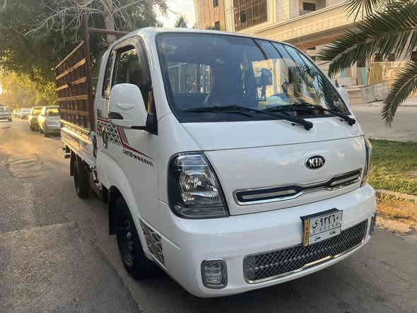 السلام عليكم 
كيا بيكب موديل ٢٢ 
ماشيه ٦٠ استخدام على ايد وحده كفاله عامه 
محرك ٢٧٠٠ 
السعر ١٥٠ قفل 
مكانها بغداد الكراده 
***********
