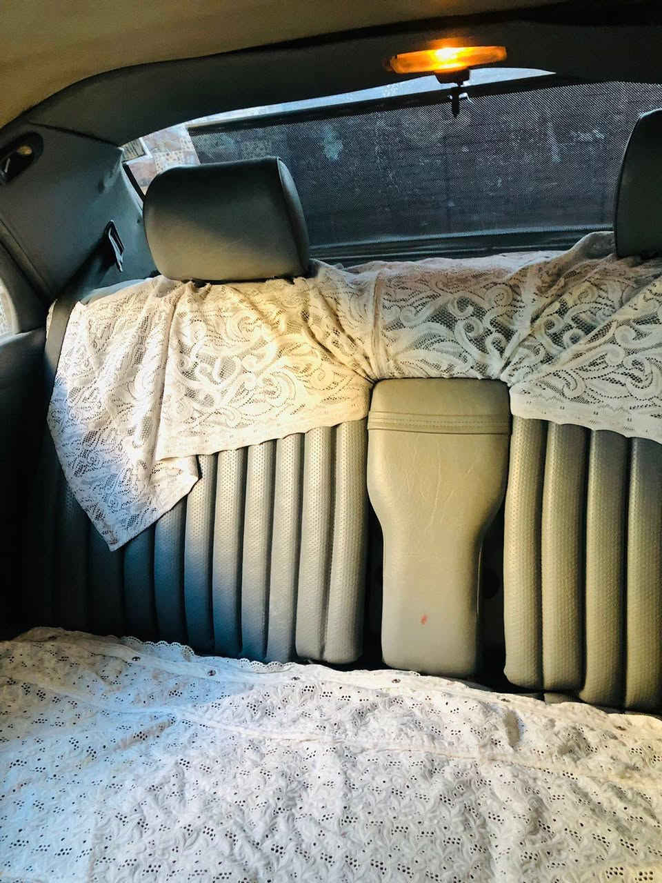 السلام عليكم
رمضان كريم علينا وعليكم 
للبيع /مرسيدس بنز 300 sel 
رئاسي موديل 88 فول موصافات غرفة جديدة كشنات كهرباء السيارة جاهزة للاخير / السعر ٧٥ ورقة للاستفسار 
(*********** حيدر الحداد)
