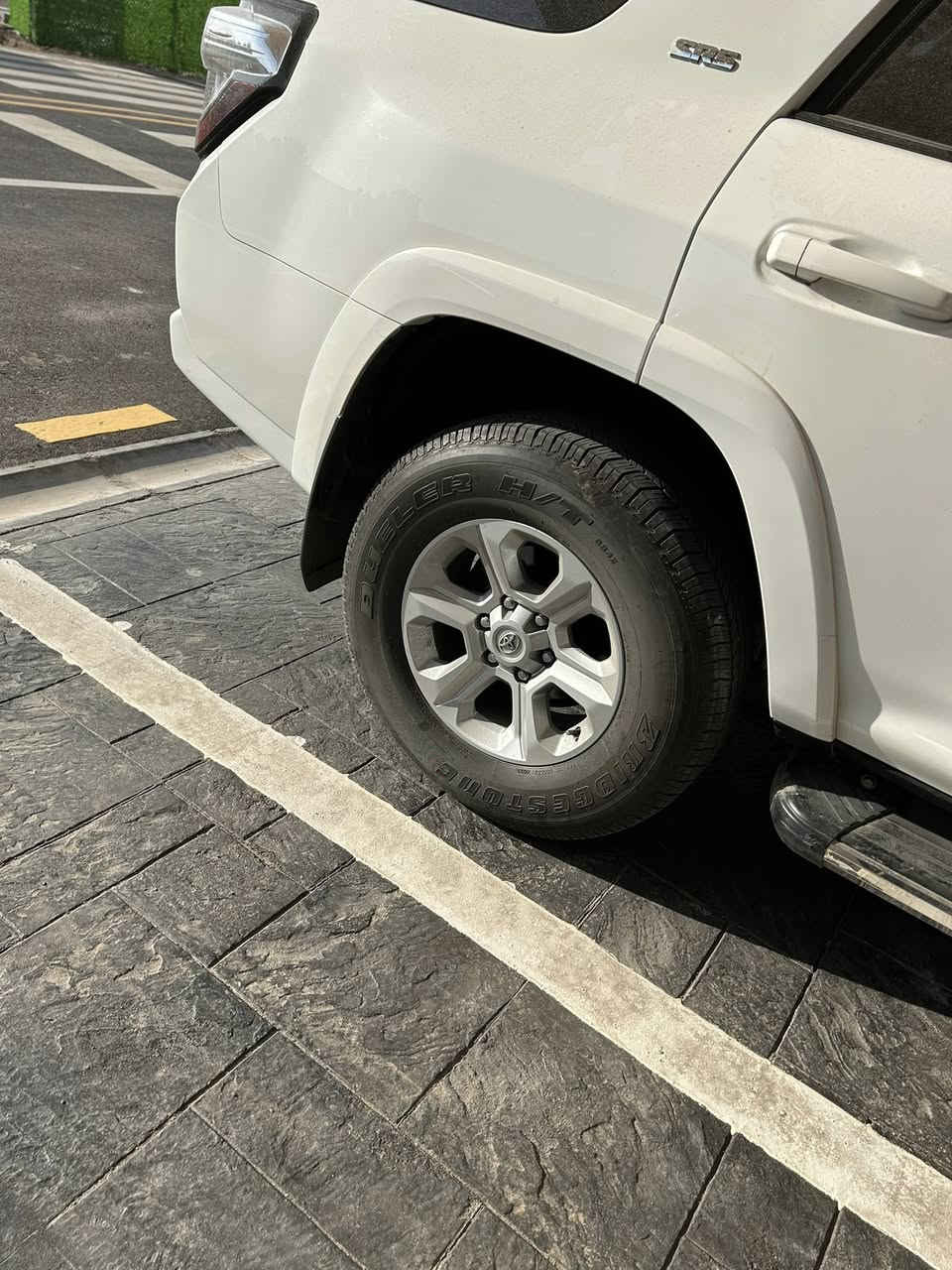 السلام عليكم ويل كب+اطارات برجستون ياباني اصلي وكالة انتاج 24 قياس الإطار 265/70/17 السعر 500$ للتواصل *********** او واتساب مكان بغداد
