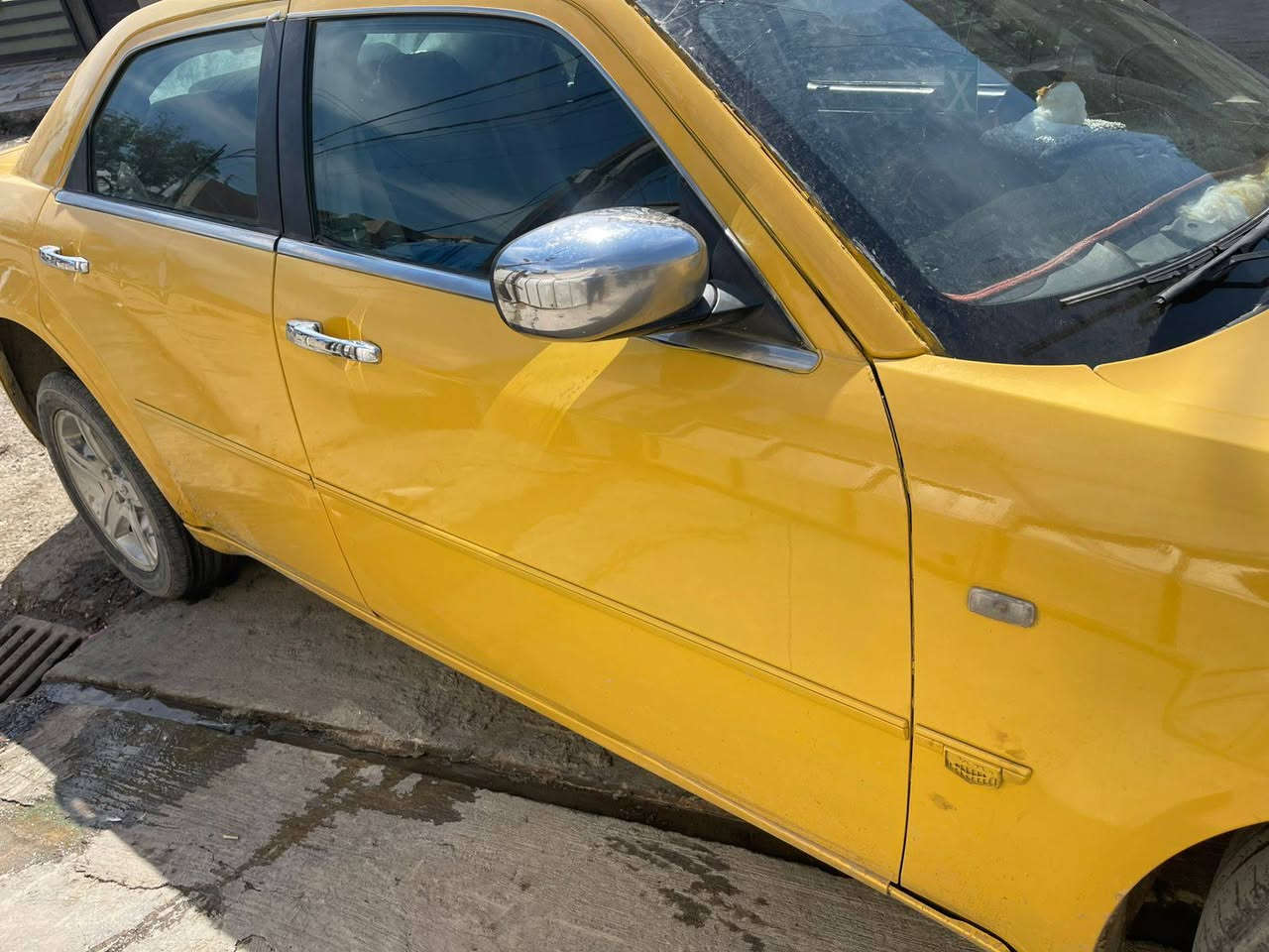 سلام عليكم للبيع او مراوس 
أوباما كرايسلر 300c أدوات أدوات لون اصفر 
محرك 5700 هيمي 8 سلندر
كير ومحـرك مكفولات 
تبـريد ثلـج 
صـدر الامـامي تعبان 
الكيـر بيه خربطه مرات يبدل ومرات ميبدل وديتها فحص طلع الخلل بل ضفيره والسبب لأن غسلت المحرك بل مي وصار هيج بل ضفيره..... بس اني اتعهد بل كير مابيه اي شي 
رقمي ***********
