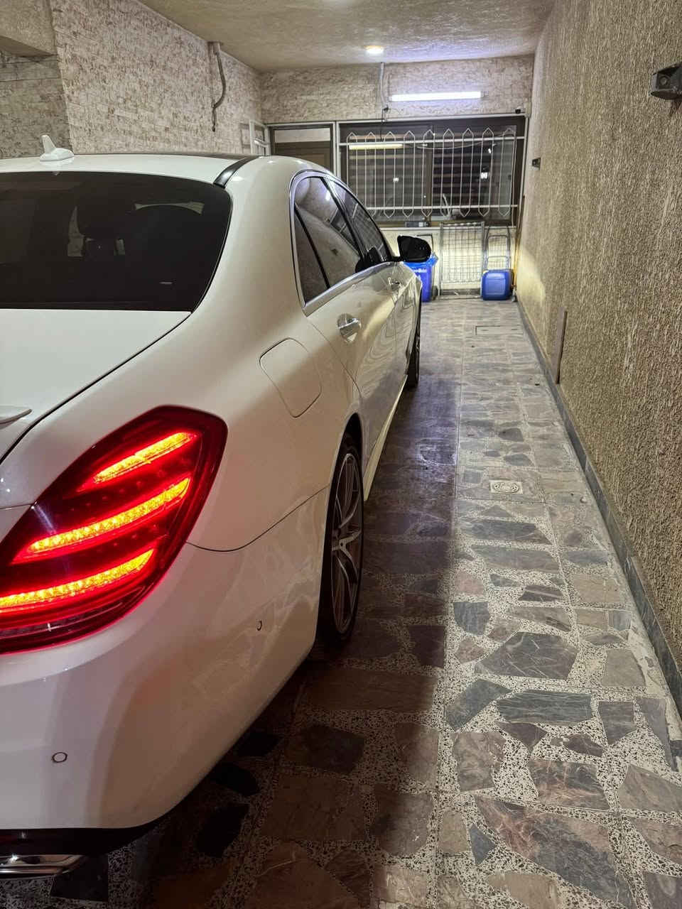 السلام عليكم 
سياره مارسيدس موديل ٢٠٢٠  ٥٦٠ اس مكفوله عدا الدعاميات الاماميه والخلفيه مبدله وارد امريكي بغداد باسمي تحويل ثاني يوم داخل بيج صيانه وفق جدول الزمني شركه نيار لصيانه مارسيدس مغلفه ppf ماشيه ١٠٩ الف كيلو المطلوب مراوس بسياره الجوهره موديل ٢٠٢٢ او ٢٠٢٣ رقم بغداد لون اسود او ابيض فقط او بيع نقدا التواصل 

 ارجو الاتصال من الساعه ١٠ صباحا حتى التاسعه مساء الرقم الاثير فيه واتس اب
 
العنوان : بغداد 
الهاتف : ***********
            *********** واتس اب
