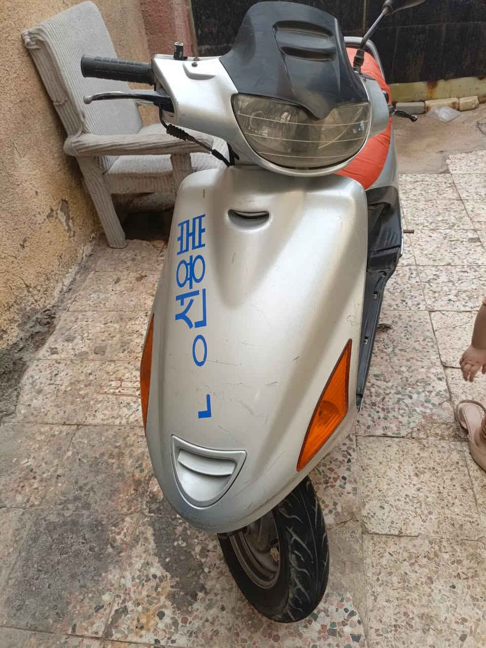 السلام عليكم دراجه فراشه للبيع نضيفه مكينا ناعمه نقصها كهربائيات فقط مكلف بلنشر عنوان معقل سعر400بيها مجال قليل***********
