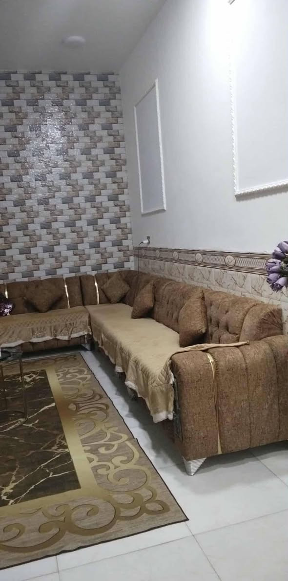 بيع مستعجل بيت زراعي سند 25 مساحة 200متر حي الفرات طريق السنية السياحي مجمع توحيد العفلوكي الاستفسار الاتصال على الرقم ***********
