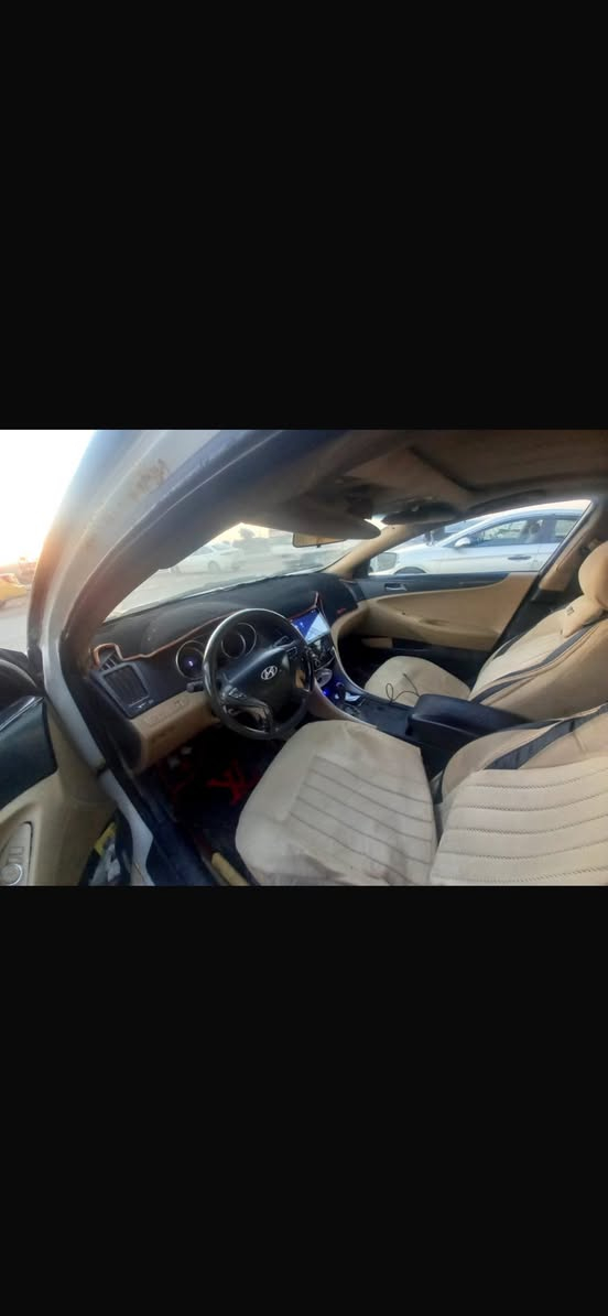 السلام عليكم سوناتا ٢٠١١ خليجي محرك دوش ٢٤٠٠ بيها جفيه على جهت العبري وشويه خياسات  صدر جديد محرك بدون تبخير رقم بصره مشروع وطني باسمي السعر ٦٨ ورقه وبيها مجال الاستفسار وتساب او اتصال فقط على *********** غير متواجد على الفيس او الماسنجر
