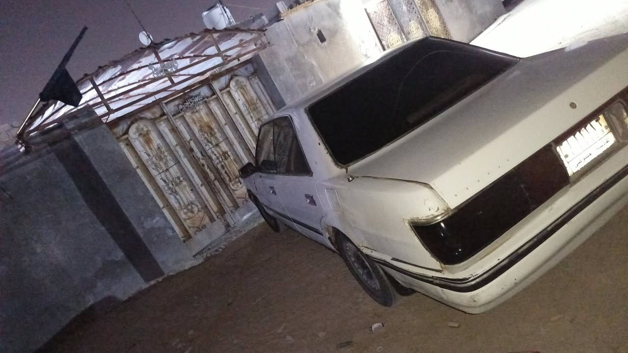 سياره هارتوب ٨٩ مكينه 2.5في فيتي بيها صوت بگن الگير جديد كلش مكانها بالزبير الصحفيين السياره باسمي انا المالك السعر مالها قفل 12ورقه كهربائيات كلها شغاله *********** سنويتها منتهيه ١٩ تحويلها بالزبير تريد وكاله عامه اسويلك  وشكرا
