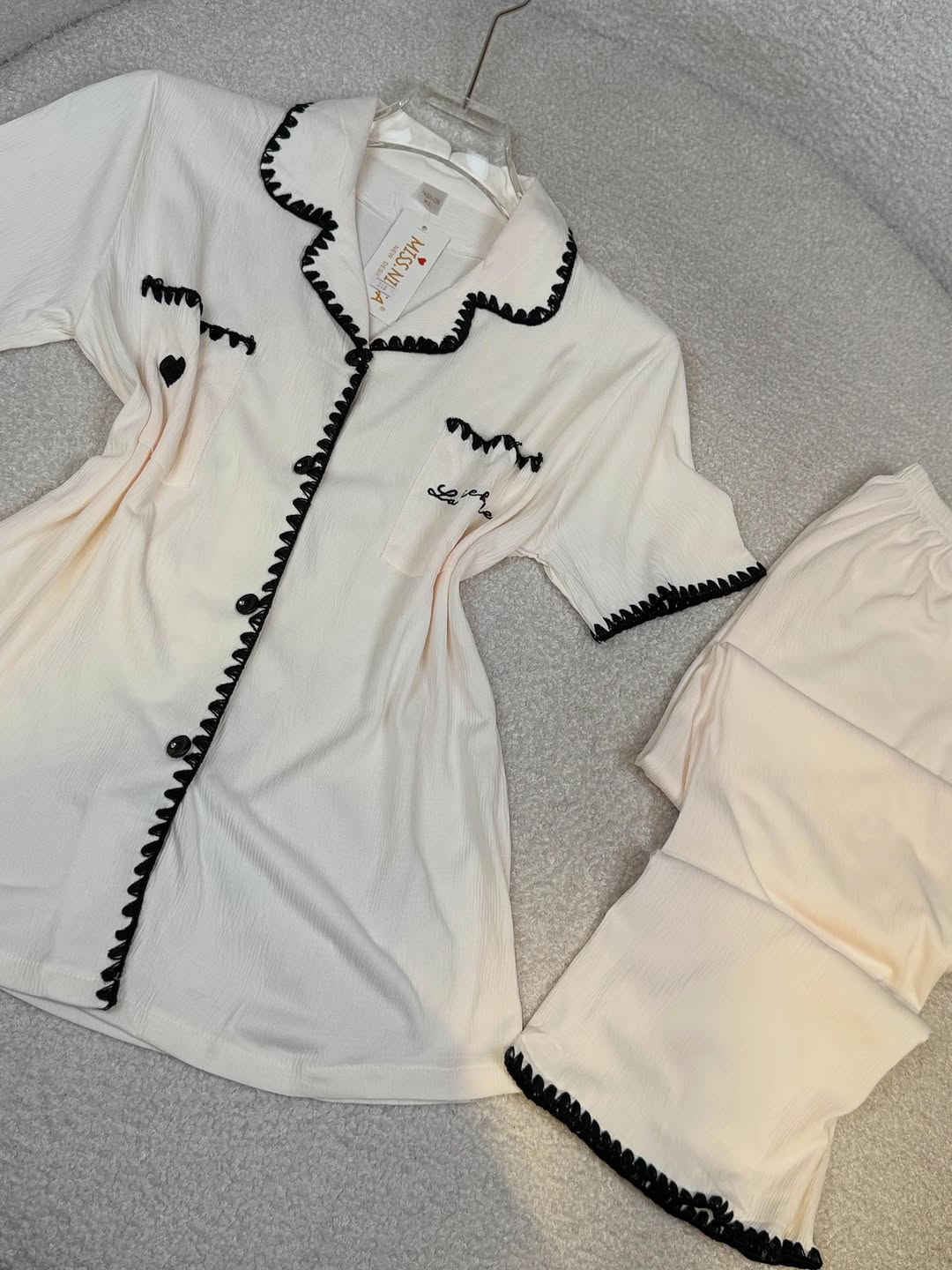 قـطع اخـيرة✨🤍
الـسعر10الـف

للحجز و الاستفسار التواصل على الأرقام واتس اب 
***********
***********
***********
***********

توصيل بغداد  5000
توصيل محافظات  5000
