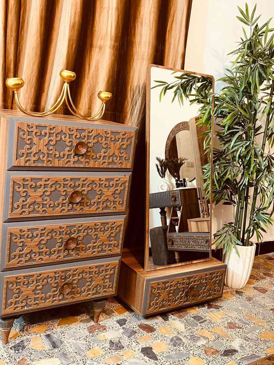 غرفة تركيا مودرن نضيفة جداً 9 قطع هايدروليك وبيها انارة خشبها بلوك ضد الرطوبة للأستفسار ***********
