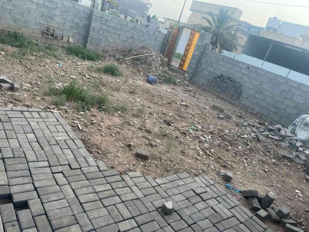 قطعه100متر للبيع مسيجه 
سلام عليكم 

قطعه ارض للبيع في السريدات القديمه بالربع الثالث خلف البزل الصغيره على شارع رئيسي 

نوع العقار زراعي سند 25 تحويل باسم المشتري انذار بكاتب عدل 

مساحه الارض 100متر مربع

واجهه الارض 10متر 

نزال الارض 10متر 

سعر الارض 30مليون وبيه مجال

للاتصال ***********
