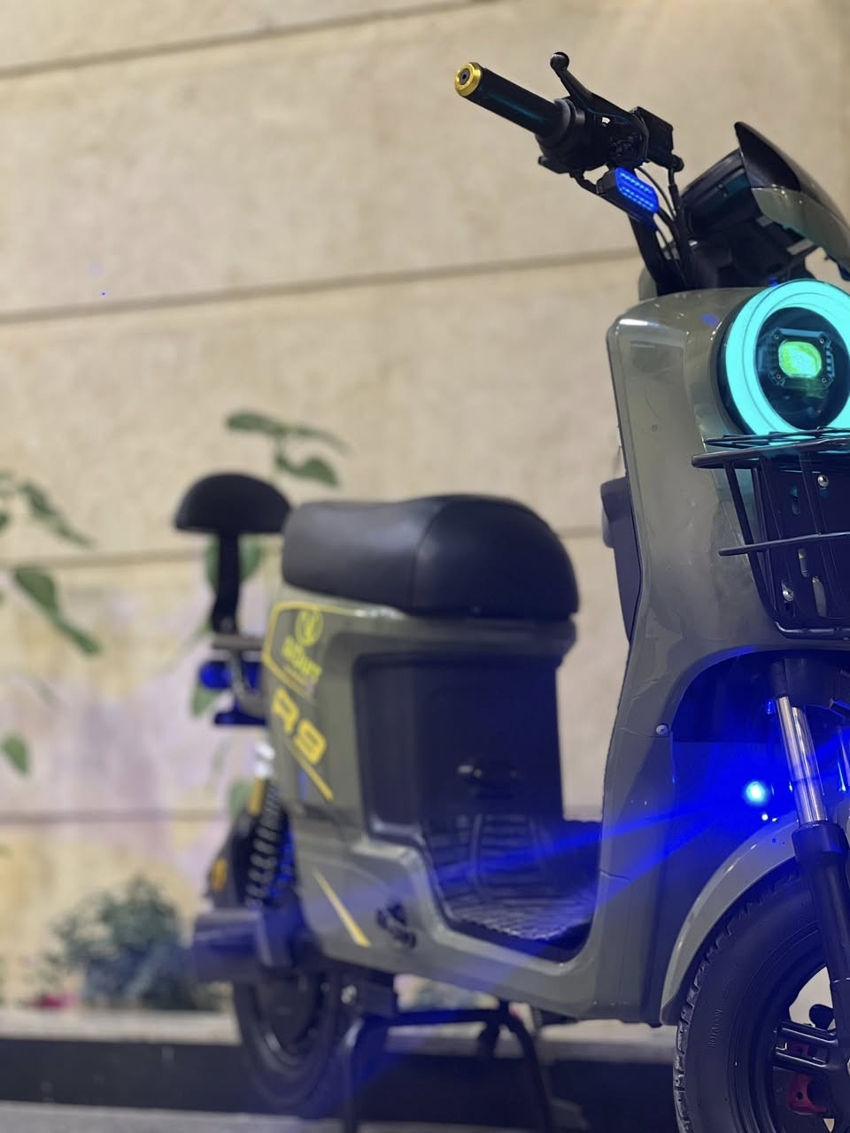 للبيع حبايب 🤍🍃
بايسكل R9 موديل 2026 فول مواصفات 🪬
خمس بطاريات دبل 🔋 
سرعة 109 حقيقي 80 🚸
الضوه عالي ناصي 👁️‍🗨️
لدات + دبل اشارة 💯
الابرياكات هايدروليك دهن 🚧
الملف 2500 🔕⚜️
كافه المواصفات 🔝
السعرر 550 وبيه مجال 💸


**إذا كنت صاحب هذا الإعلان وتريد حذفه لأي سبب، رجاءا أرسل رسالة إلى الدعم الفني**