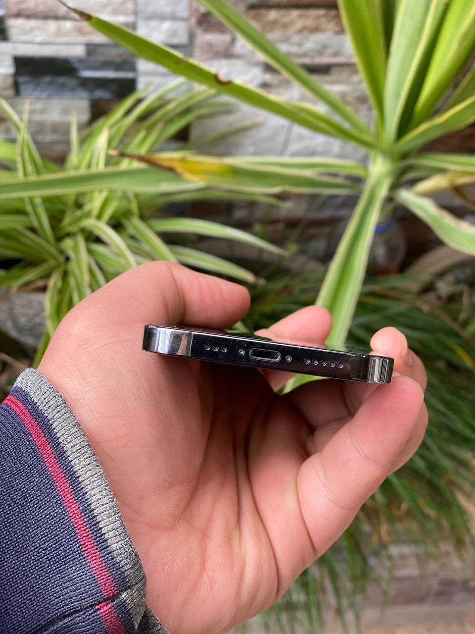 سلام عليكم
iPhone 13 Pro 
ذاكره 256
بطارية 100
مبدل بطارية اصلية فقط 
كأمره واسعة ما شغاله الباقي شغالات 
كامره دمعة
تك سيم 
جهاز نضيف كدام العين 
سعر 250 وبي مجال 
استفسار اكثر اتصل 
***********
***********واتساب 
مكاني موصل ايسر
