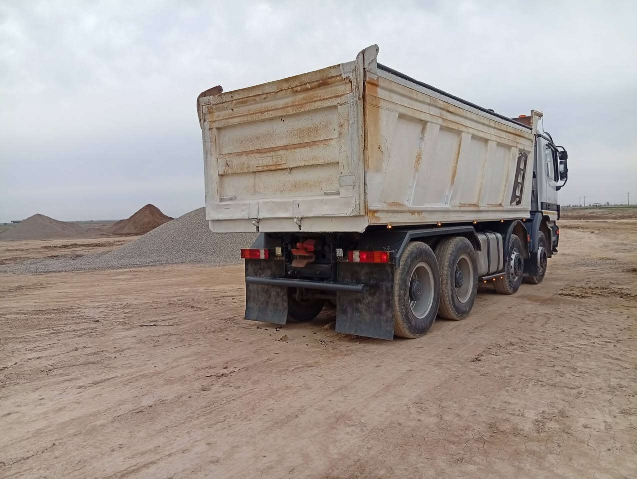 البيع سياره موديل 2001  رقم القادسيه سياره يطاليه حجم محرك 43 شاصي 41 مجموعه جيف وربه  هاذه رقمي ***********
