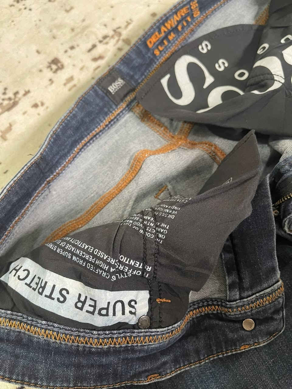 🔥سيت روعة اصلي من hugo boss💯
 🔹سعر: ٥٨ توصيل مجاني

🔹قياس: 34 كصه عدله
تيشيرت قطني  XL slim يلبس L  
🔹جديد ما ملبوس  
 🔹لون:كما موضح بالصورة 

🔹توصيل موجود لكافة المحافظات


**إذا كنت صاحب هذا الإعلان وتريد حذفه لأي سبب، رجاءا أرسل رسالة إلى الدعم الفني**
