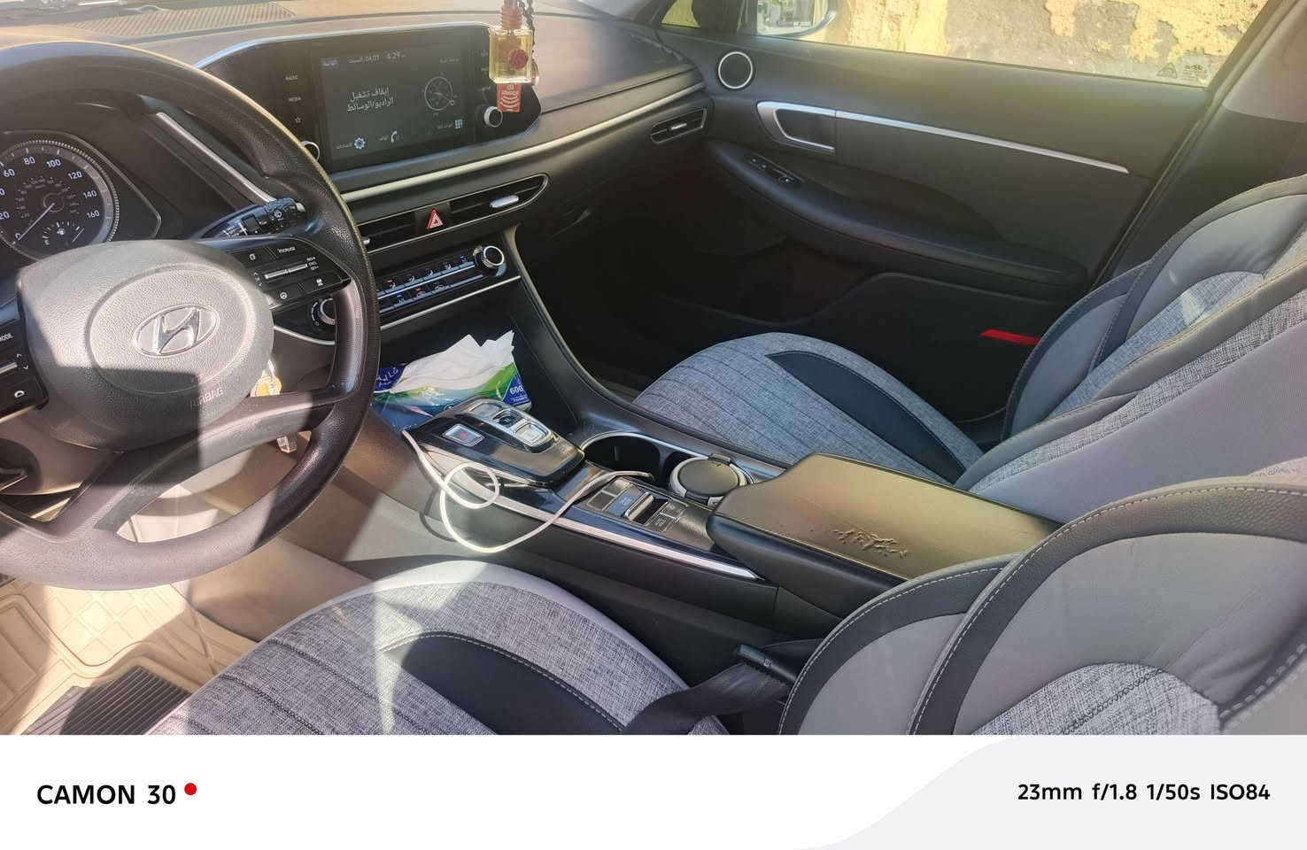 سلام عليكم سوناتا موديل 2020 محرك ثنين ونص مكفوله من تبديل بيها بس بارد سياره وارد امريكي تحكم استيرن جهتين رادار امامي كامره خلفي سيارة ويلكب *********** اي استفسار ع هذا الرقم
