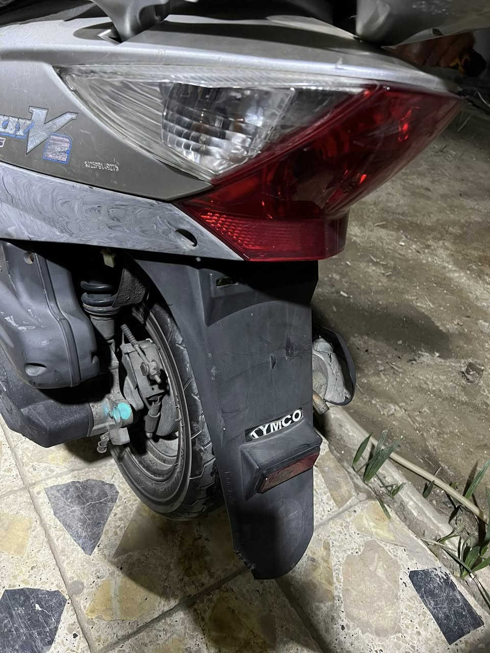 سلام عليكم كامكو في تو مديل 13 رمبة حاوية صارلة سبوع من طالعه من حاوية مامفتوحه مكفولة كلة شغالة مابيه نقص سعر 750 مكان ناصرية مركز ***********
