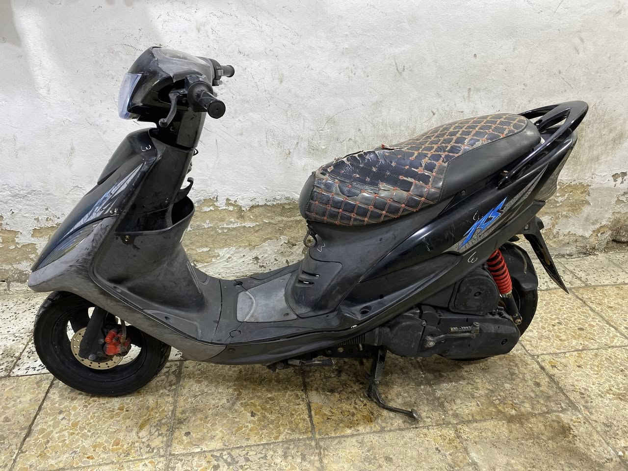 سلام عليكم للبيع ماكس عدله كله بلاد ماملعوب بيها حاويه استخدام شخصي السعر 850 وبيها مجال قليل مكان القرنه هاتف  
***********
